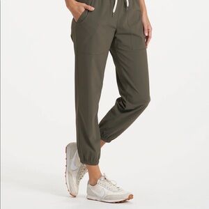 Vuori Miles Jogger Women’s NWOT